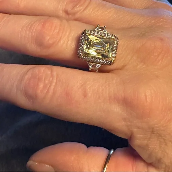 Gorgeous Tycoon brand emerald cut CZ yellow diamond ring - Picture 13 of 13